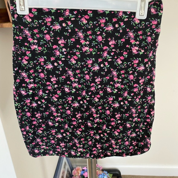 Wet Seal Rose skirt - Picture 1 of 2